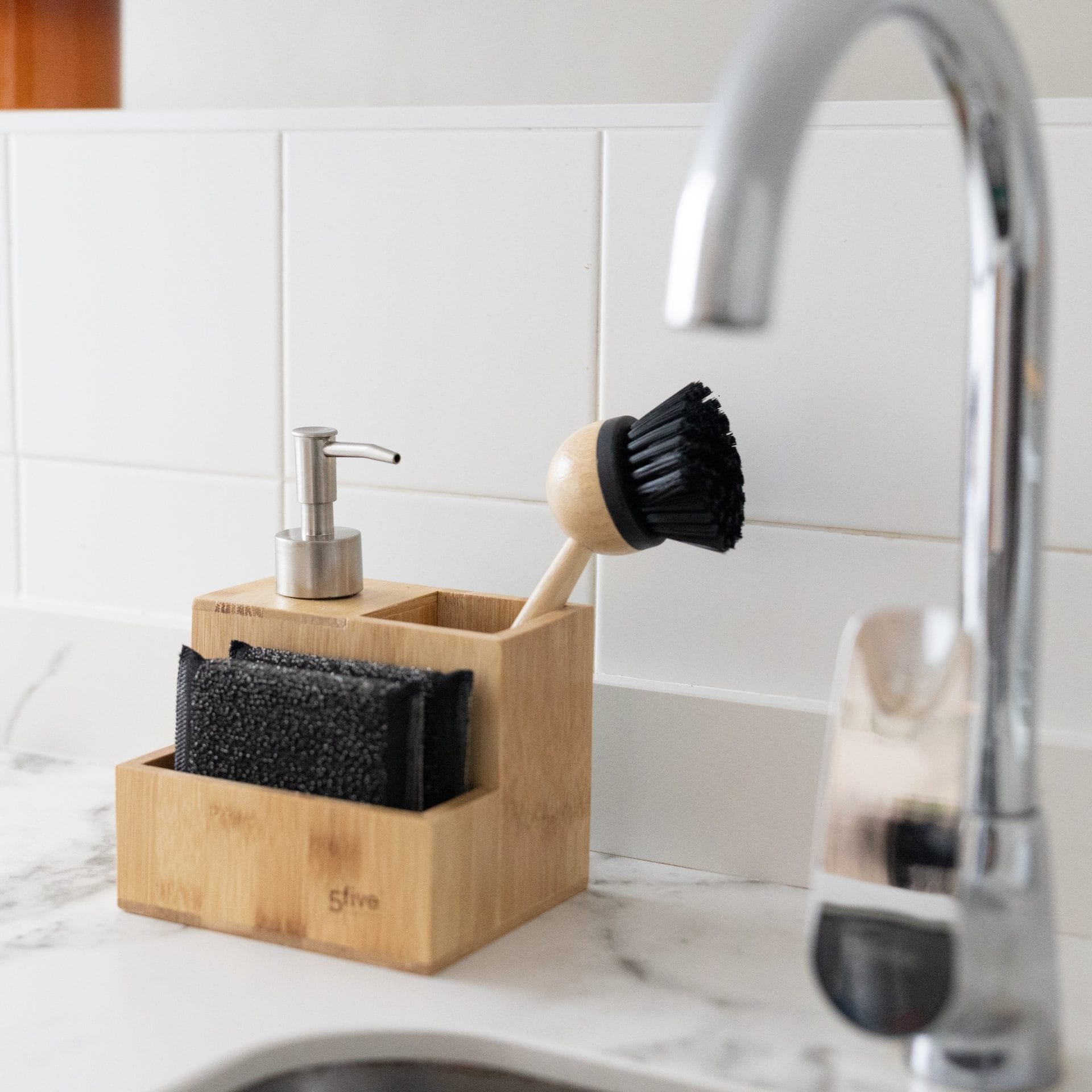 Set completo de dispensador de jabón de bambú - Imagen 2